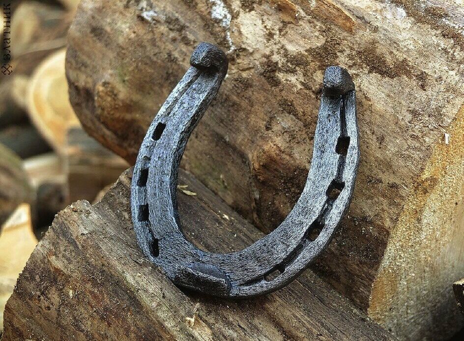 amulet for good luck - horseshoes